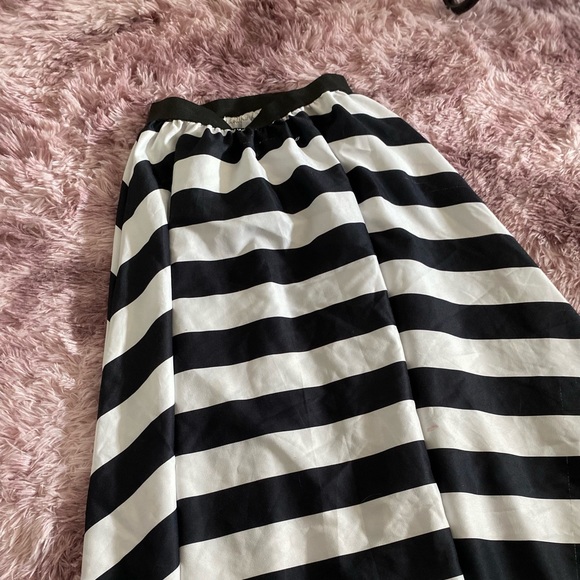 Stripes long skirt - Picture 1 of 4